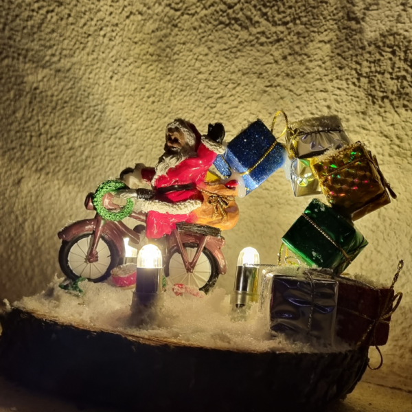 scene de noel pere noel moto